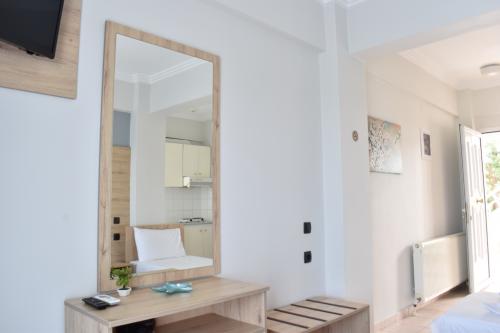 book_summer_hotel_leptokarya_seashoreliving_bedroom2